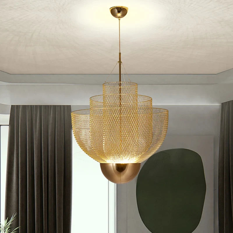 Elegant-gold-metal-chandelier-for-Pakistani-living-rooms