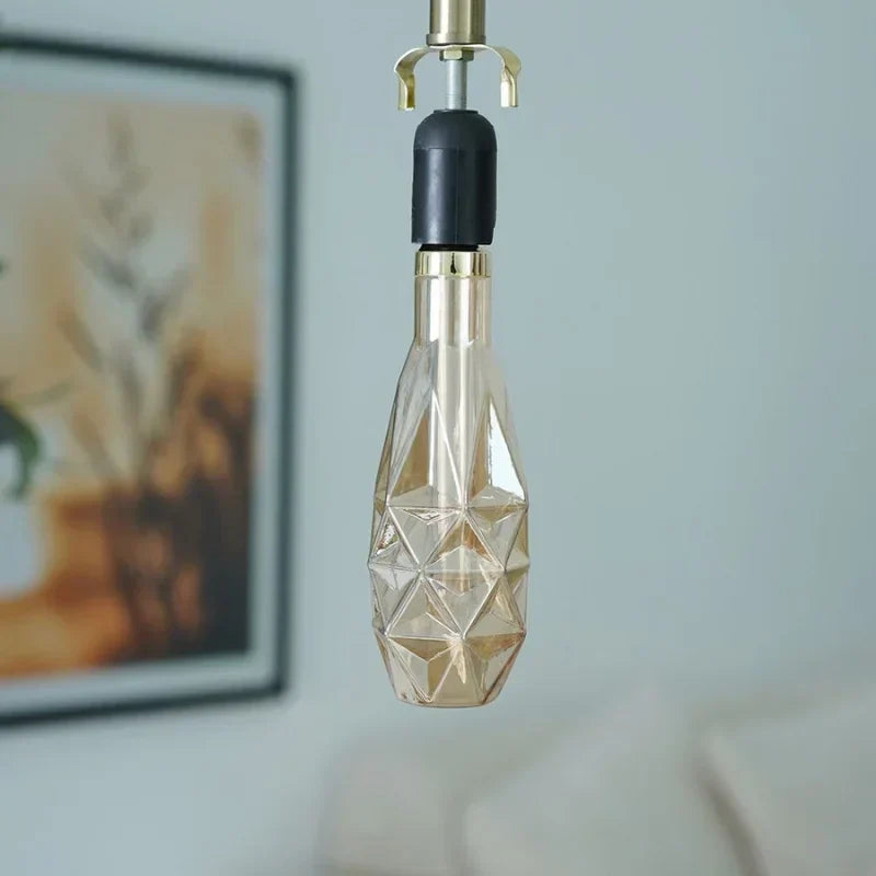 Stylish-D78-Edison-bulb-with- vintage-filament-and-artistic-glow